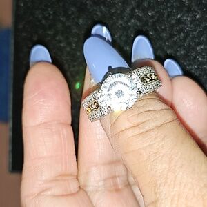 Vanna K Engagement ring size 7 excellent